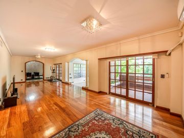 Departamento en venta - 4 Dormitorios 3 Baños - Cochera - 240Mts2 - Caballito