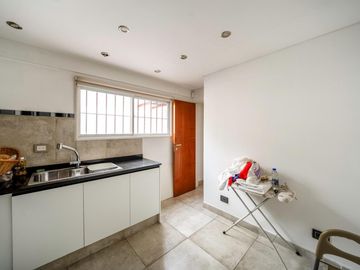 Departamento en venta - 4 Dormitorios 3 Baños - Cochera - 240Mts2 - Caballito