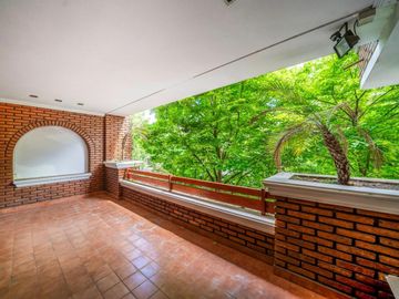Departamento en venta - 4 Dormitorios 3 Baños - Cochera - 240Mts2 - Caballito