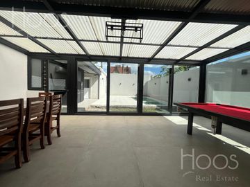 Casa Minimalista 5 ambientes en Castelar Norte