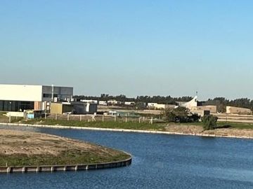 Lote en venta al lago central  en el Barrio Puentes, Nordelta