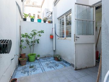 35 e/ 18 y 19 La Plata, 3 Departamentos en VENTA en Block