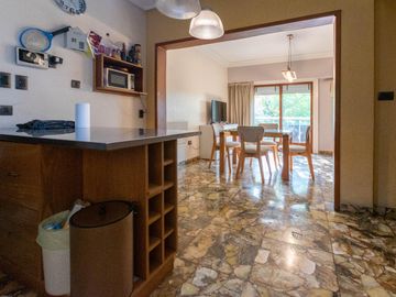 35 e/ 18 y 19 La Plata, 3 Departamentos en VENTA en Block