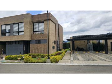 VENDO CASA EN ZIPAQUIRA ENTRELOMAS CLUB HOUSE (IC)