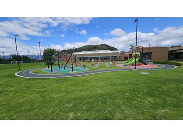 VENDO CASA EN ZIPAQUIRA ENTRELOMAS CLUB HOUSE (IC)
