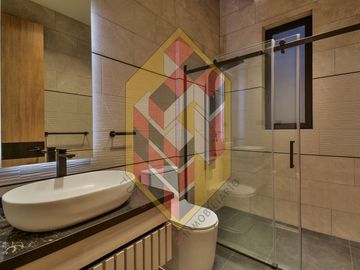VENTA DE CASA EN ZONA ESMERALDA
