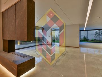 VENTA DE CASA EN ZONA ESMERALDA