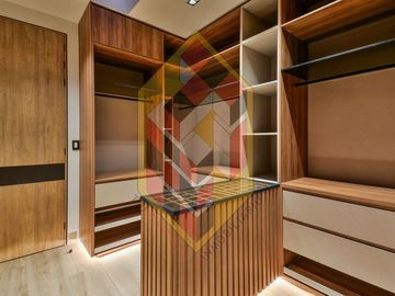 VENTA DE CASA EN ZONA ESMERALDA