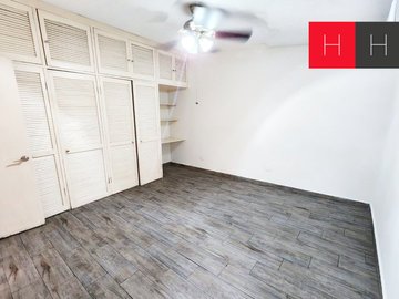 Casa en venta Cumbres 6 sector