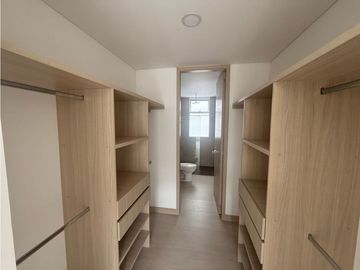 VENTA HERMOSO APARTAMENTO LOS CRISTALES CALI  [JC]