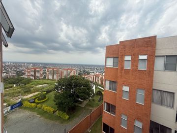 VENTA HERMOSO APARTAMENTO LOS CRISTALES CALI  [JC]