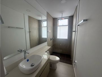 VENTA HERMOSO APARTAMENTO LOS CRISTALES CALI  [JC]