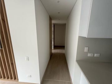 VENTA HERMOSO APARTAMENTO LOS CRISTALES CALI  [JC]