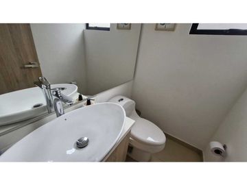 Hermosa casa para venta con.zona verde privada