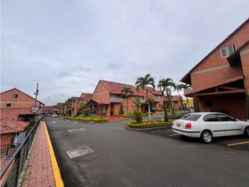 Rento casa en conjunto residencial Avenida sur Pereira