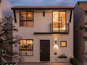 Casa en Venta con Recamara Completa en Planta Baja en El Refugio Queretaro