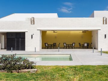 Casa en Venta con Recamara Completa en Planta Baja en El Refugio Queretaro