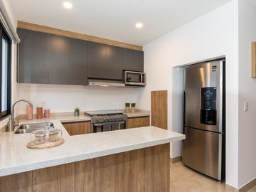 Casa en Venta con Recamara Completa en Planta Baja en El Refugio Queretaro