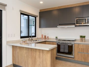 Casa en Venta con Recamara Completa en Planta Baja en El Refugio Queretaro