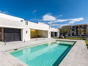 Casa en Venta con Recamara Completa en Planta Baja en El Refugio Queretaro