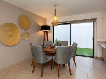 Casa en Venta con Recamara Completa en Planta Baja en El Refugio Queretaro