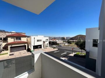 CASA EN VENTA O RENTA  EN BOSQUES DE SAN FRANCISCO