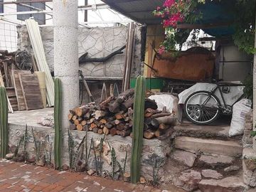 Excelente casa y terreno en venta en Xochimilco.