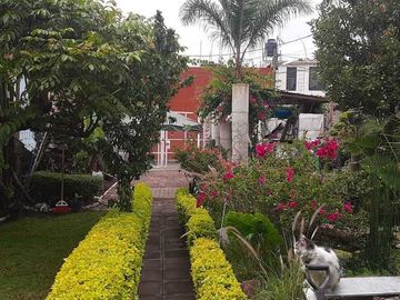 Excelente casa y terreno en venta en Xochimilco.