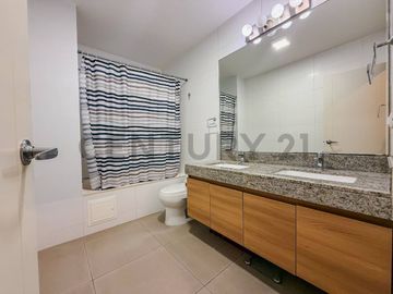 Venta Departamento en 1er piso en San Isidro
