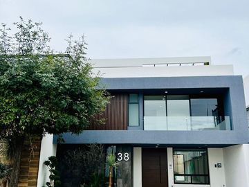 Casa en  venta en Angelopolis con 4 habitaciones y roofgarden, Parque Zacatecas.