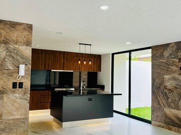 Casa en  venta en Angelopolis con 4 habitaciones y roofgarden, Parque Zacatecas.