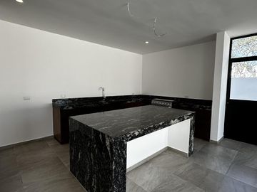 Casa de 3 recámaras dentro de privada en Conkal
