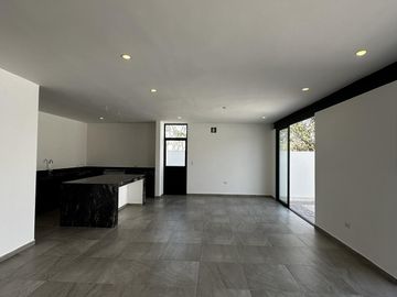 Casa de 3 recámaras dentro de privada en Conkal
