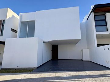 CASA EN. VENTA EN ST. ANGELO