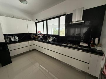 CASA EN VENTA CARRETERA NACIONAL CAROLCO