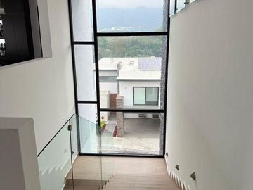 CASA EN VENTA CARRETERA NACIONAL CAROLCO