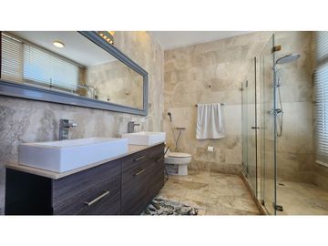 Venta y alquiler de Apartamento en Punta Pacifica, PH Aqualina