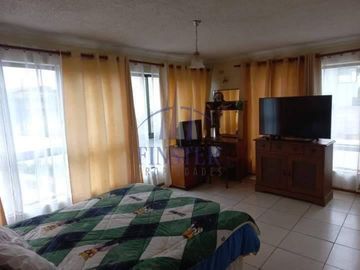 Finster Vende Amplia Casa Sólida Con Estupenda Ubicación En