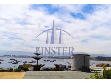 Finster Vende Amplia Casa Sólida Con Estupenda Ubicación En
