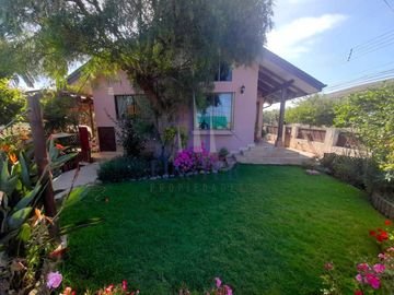 Espectacular Casa Sólida En El Corazón De Quintero