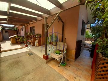 Espectacular Casa Sólida En El Corazón De Quintero