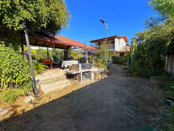 Finster Vende Inversión Ideal En Olmué: Casa Con Grandes Esp