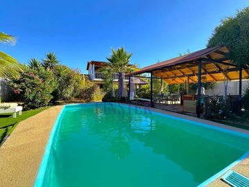 Finster Vende Inversión Ideal En Olmué: Casa Con Grandes Esp