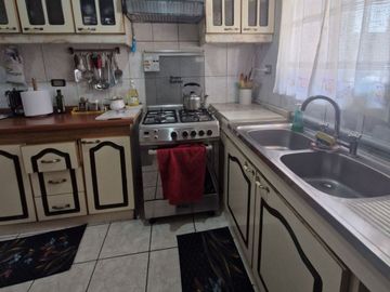 Hogares, Vende Amplia Casa 5d2b - Metro Las Parcelas - Avda.