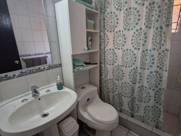 Hogares, Vende Amplia Casa 5d2b - Metro Las Parcelas - Avda.