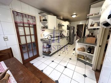 Finster Vende Exquisita Casa Condominio Casagrande Peñalolen
