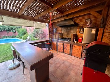 Finster Vende Exquisita Casa Condominio Casagrande Peñalolen