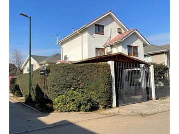 Gestimob Vende Excelente Casa De Esquina De 3 Pisos En Villa