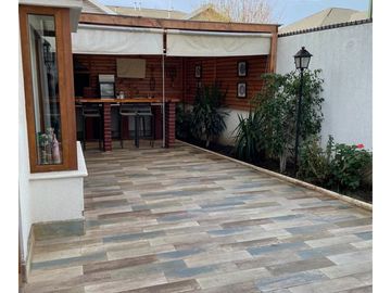 Gestimob Vende Excelente Casa De Esquina De 3 Pisos En Villa