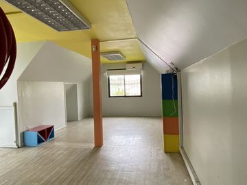 Casa Con Giro Comercial - Viva Facil Propiedades